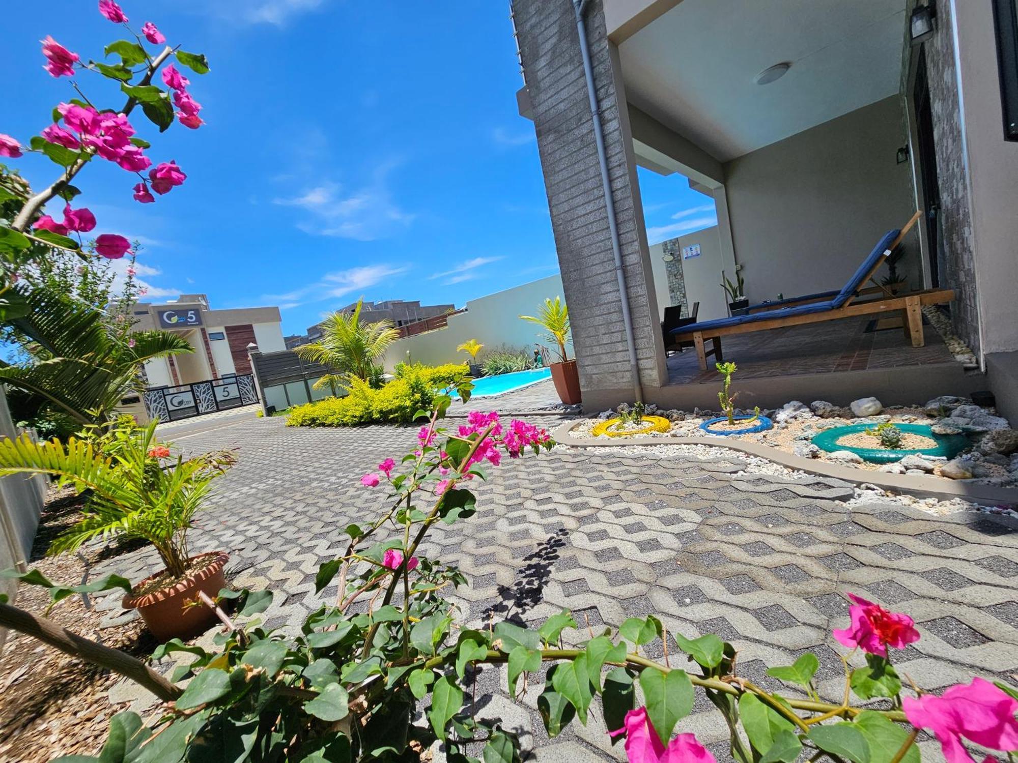 Villa Aahana - Flic En Flac Exterior photo